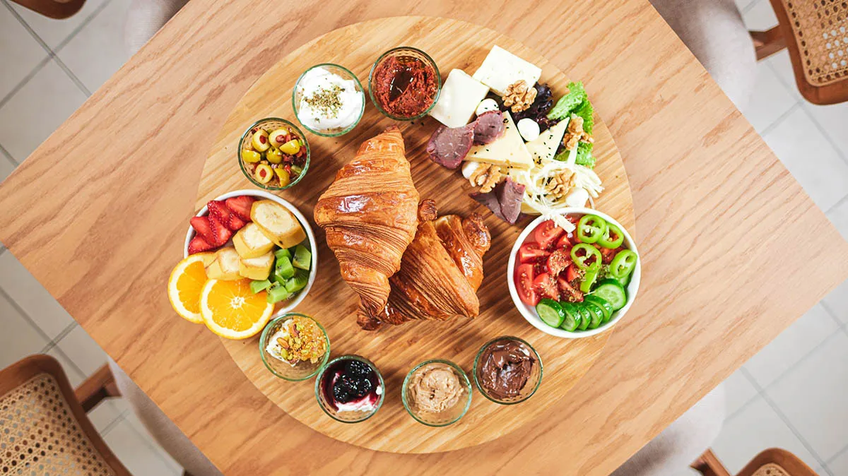 Kruvasan Kahvaltı